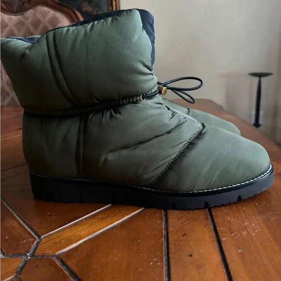 J. Crew heavy quilted water repellent booties - Picture 2 of 9